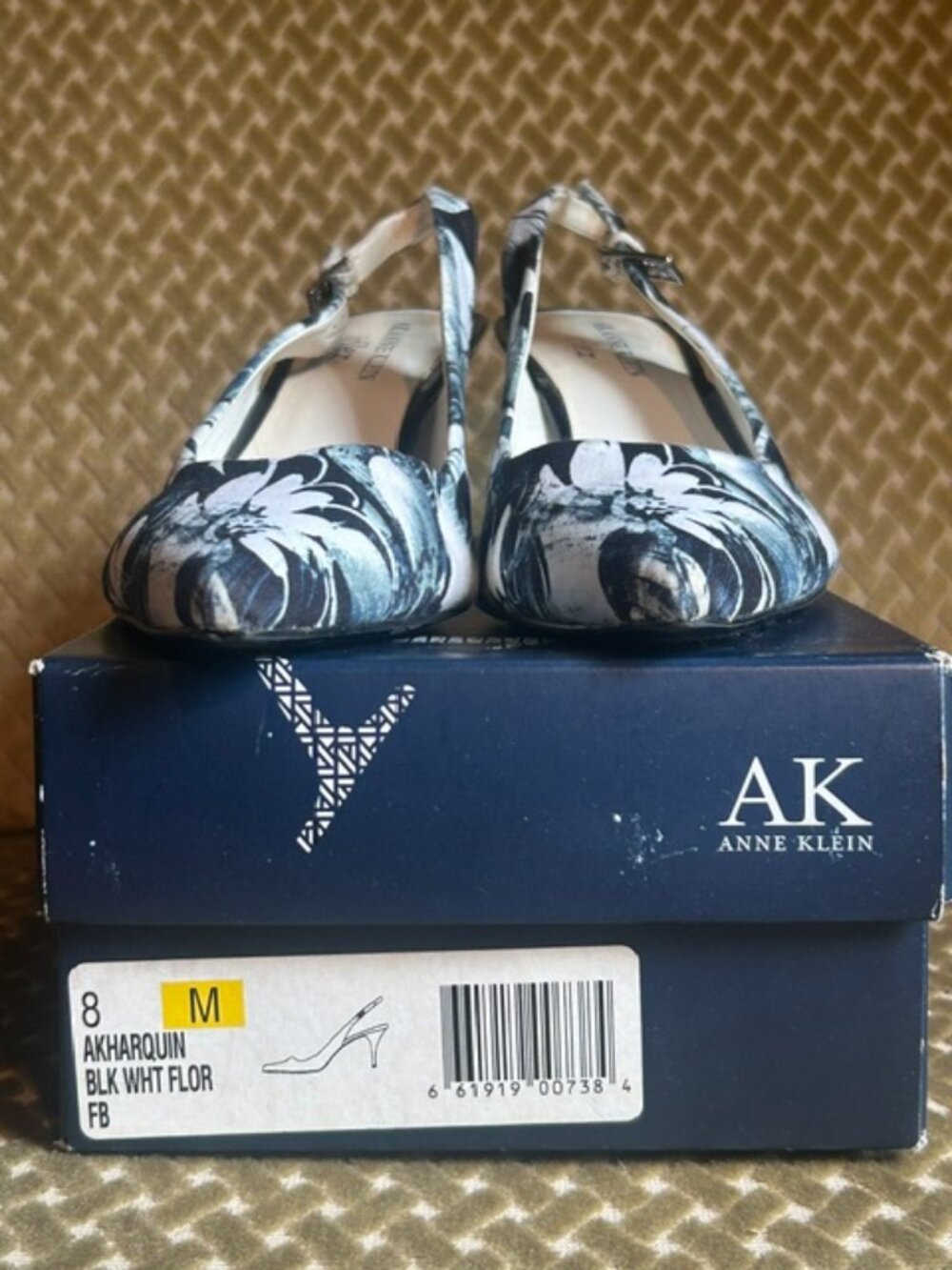 Anne Klein iFlex Akharquin Floral Black White Print Adjustable Slingback Pumps